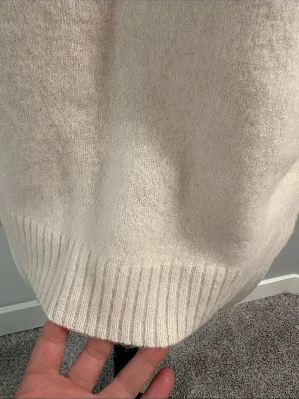 Uniqlo Crewneck Cream Wool Sweater - Picture 8 of 12